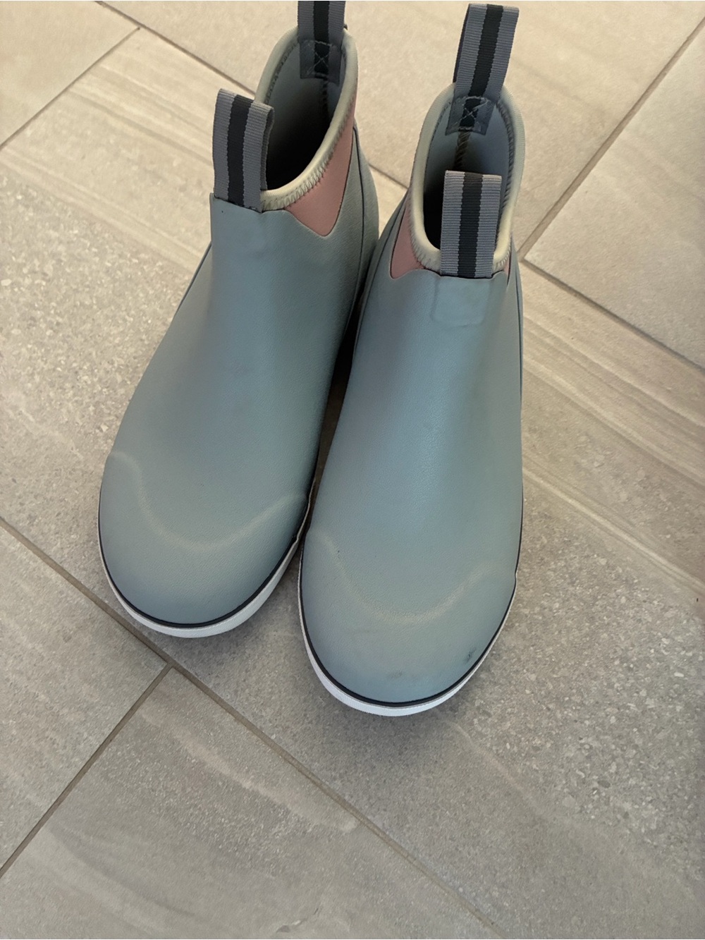 World Wide Sportsman Women’s Waterproof Deck Boots Gray Pink Size 8